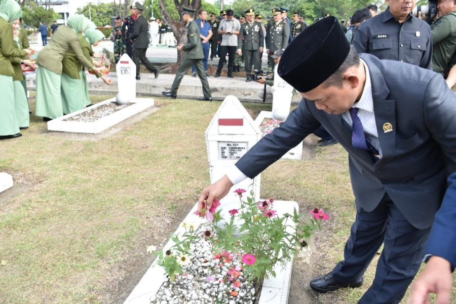 Ketua DPRD Pekanbaru Hadiri Ziarah Nasional HUT ke-79 TNI