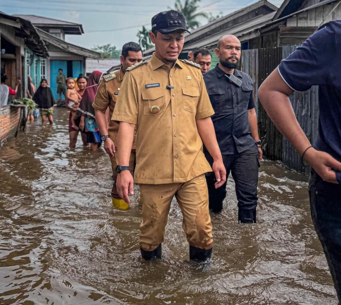 Walikota Pekanbaru Tinjau Lokasi Banjir Akibat Luapan Sungai Siak