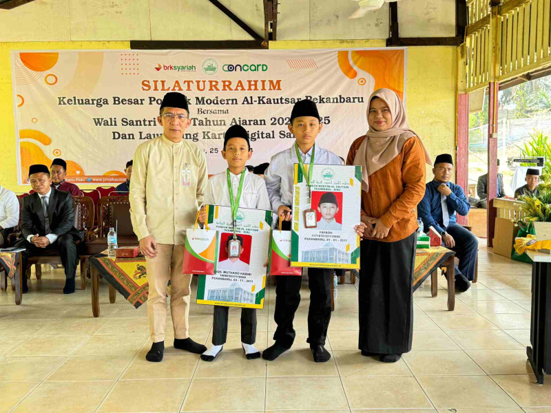 Ponpes Modern Al Kautsar Pekanbaru Gunakan Oncard BRK Syariah dalam Transaksi Keuangan