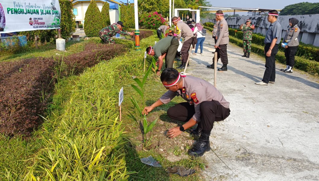 Jaga Iklim, Polsek Senapelan Bersama Tokoh Masyarakat Tanam Bibit Pohon