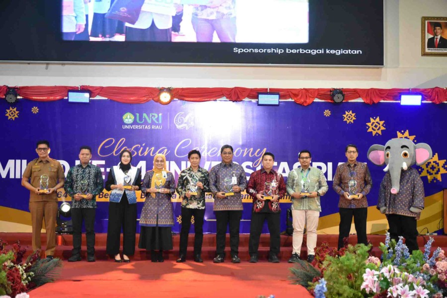 BRK Syariah Raih Penghargaan Kemitraan Ekosistem Keuangan Kampus di Milad ke-64 Unri