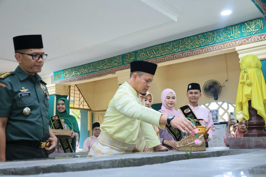Jelang Ramadan 1447 H, Wako Agung Ziarah ke Makam Pendiri Pekanbaru