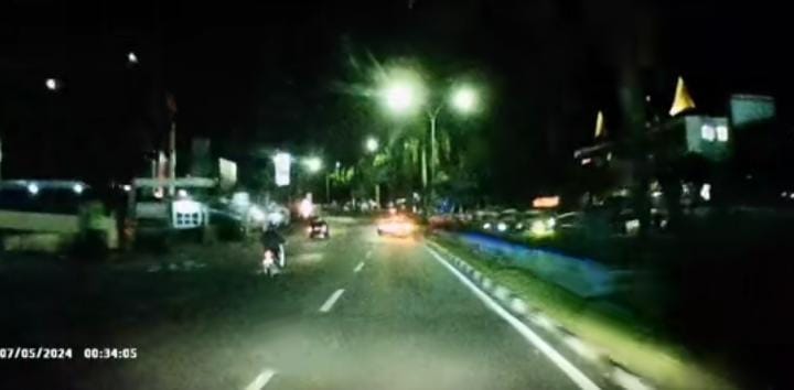 Satlantas Pekanbaru Cari Pengemudi Mobil Ugal-ugalan di Sudirman