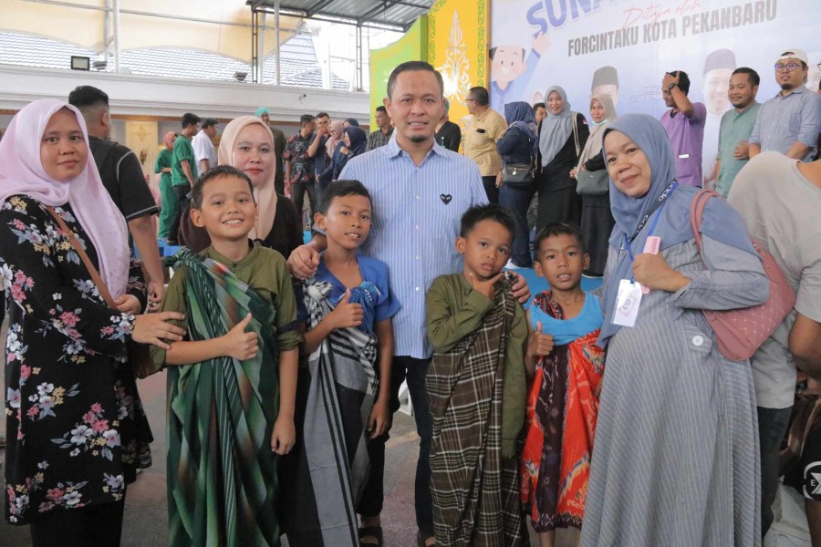 Ratusan Anak Pekanbaru Ikuti Khitan Massal di Rumah Dinas Wali Kota