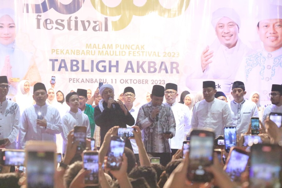 Ribuan Warga Hadiri Malam Puncak Pekanbaru Maulid Festival