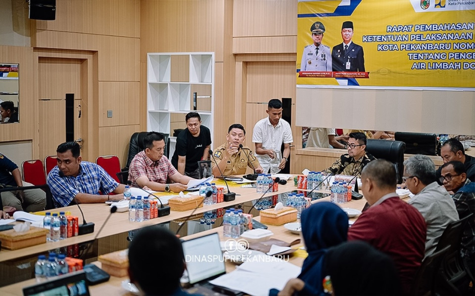 Kadis PUPR Pekanbaru Paparkan Ranperwako Pengelolaan Air Limbah Domestik ke Pj Walikota