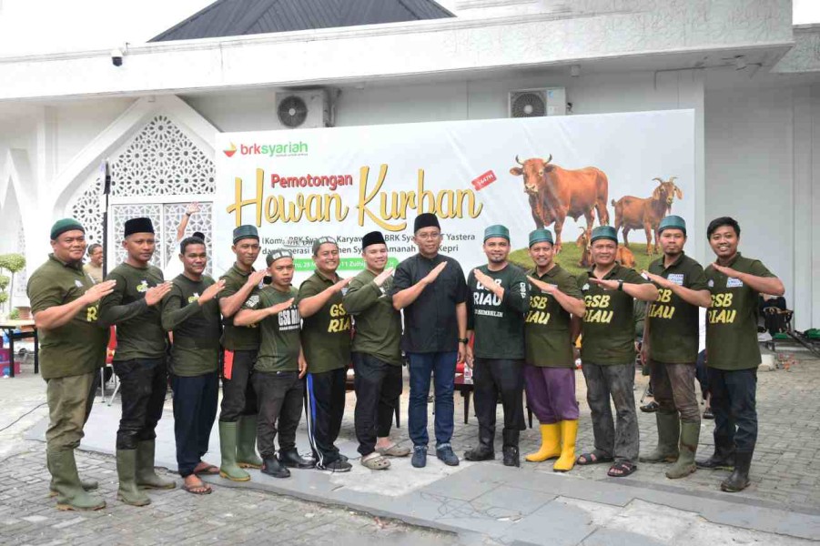 BRK Syariah Gelar Pemotongan 19 Hewan Kurban, Tebar Kepedulian dan Kebersamaan