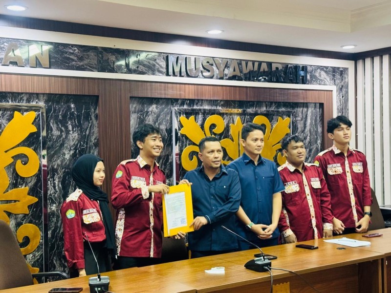 Tengku Azwendi Fajri Diskusi dengan Mahasiswa