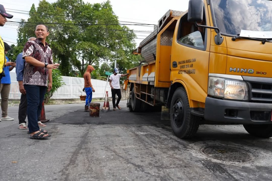 Perbaikan Jalan Prioritas, Wako Pekanbaru Dorong PUPR Segera Tangani Persoalan Infrastruktur