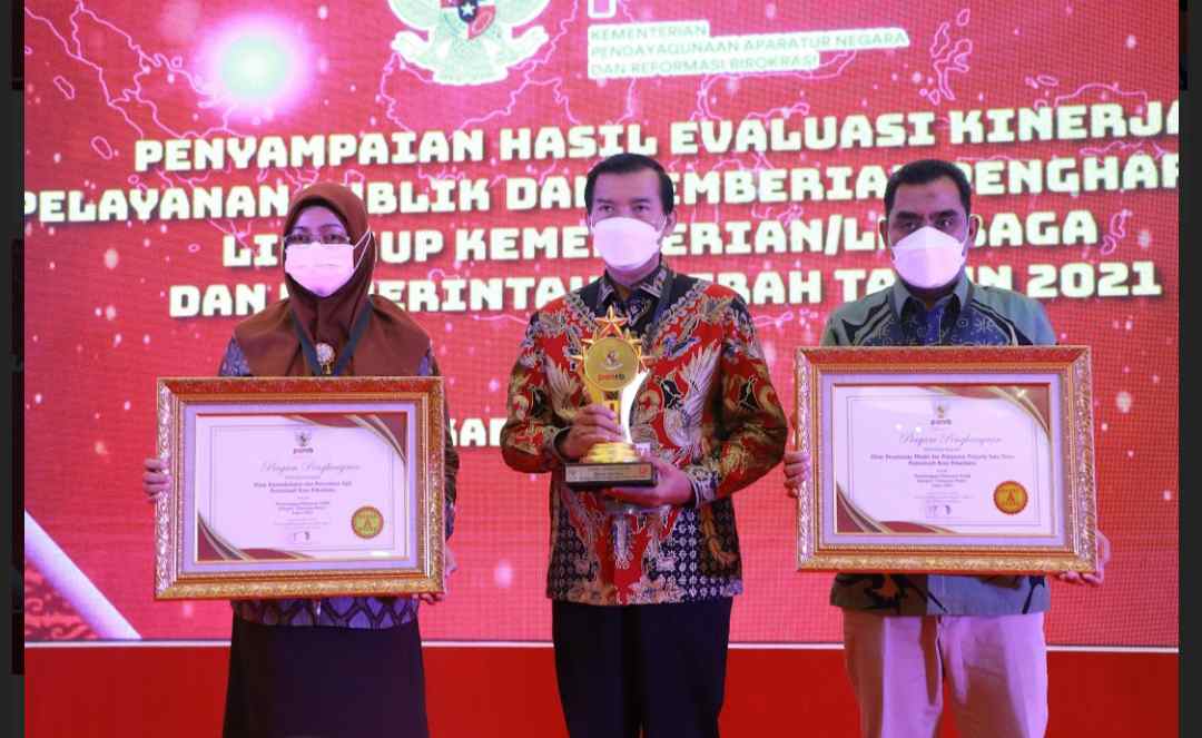 Bawa Kemajuan di Berbagai Sektor, Firdaus - Ayat Raih Segudang Prestasi