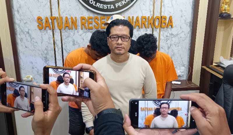 Sabu Dibuang ke Atap Mushala, 2 Pengedar Ditangkap