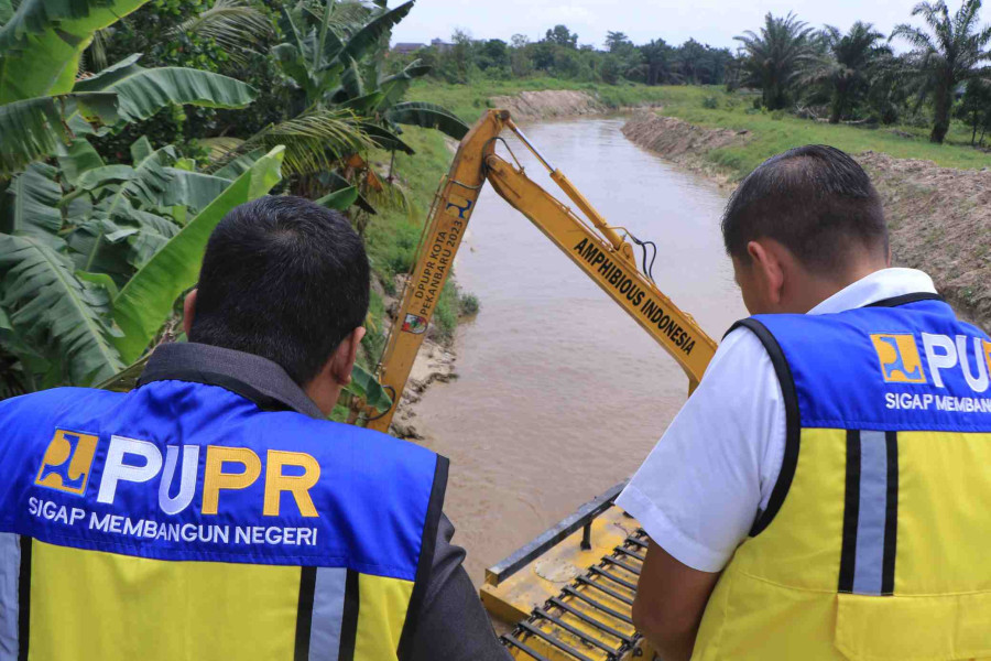 Banjir Mengancam, Sungai Sail Dikeruk Sepanjang 6 Kilometer