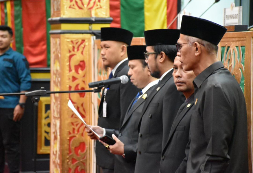 Paripurna Penghormatan Wafatnya Heri Setiawan