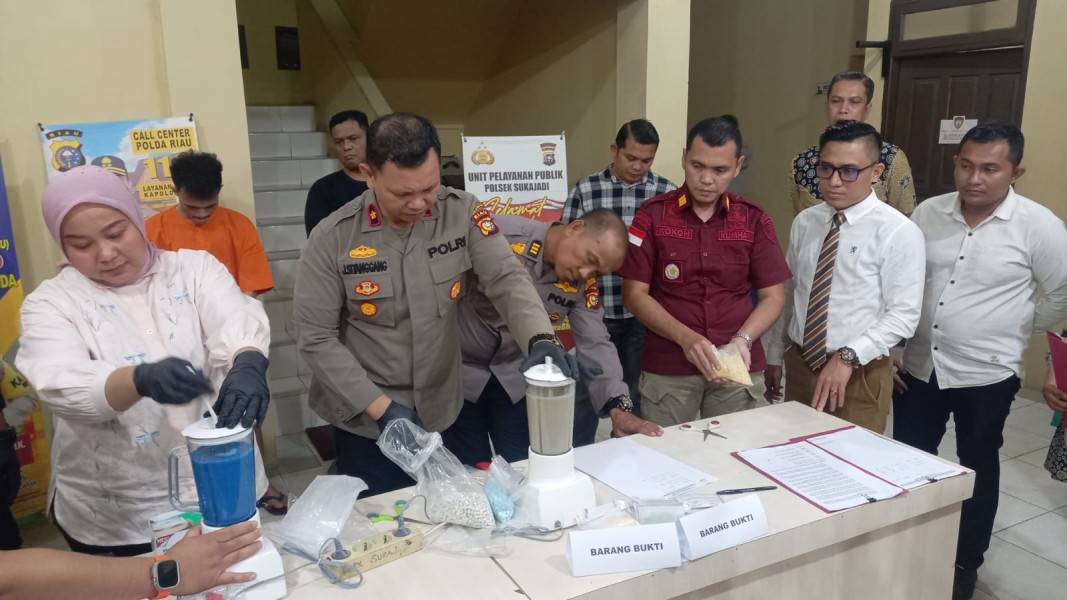 Ditangkap di Pekanbaru, Ribuan Ekstasi dari Pengedar Jaringan Internasional Dimusnahkan