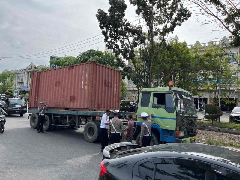Pengawasan Truk Tonase Besar Masuk Kota Pekanbaru Diperketat