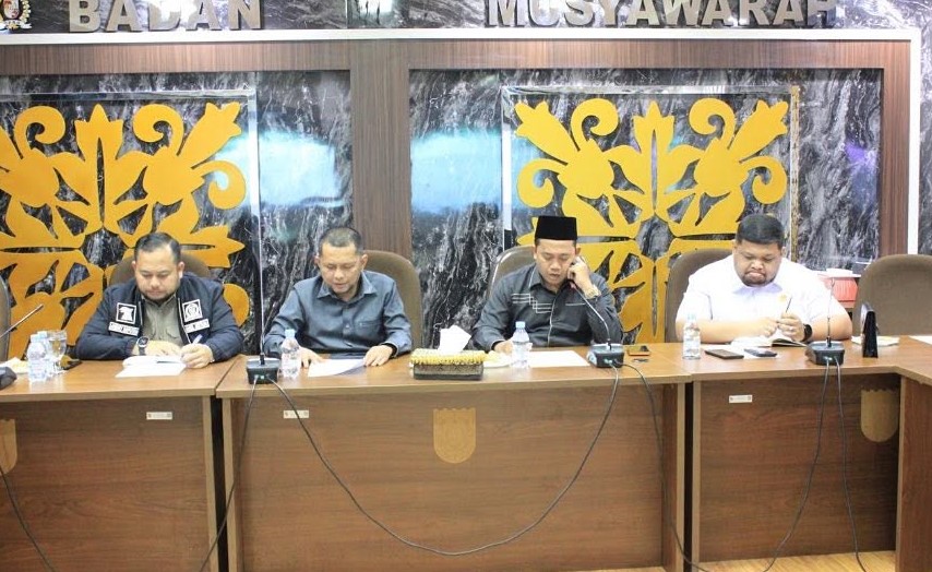 Ketua DPRD Pekanbaru Pimpin Rapat Banmus