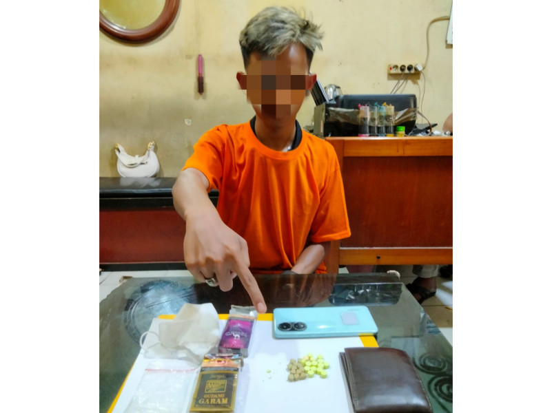 Tunggu Pembeli, Pengedar Ekstasi Diciduk Polisi