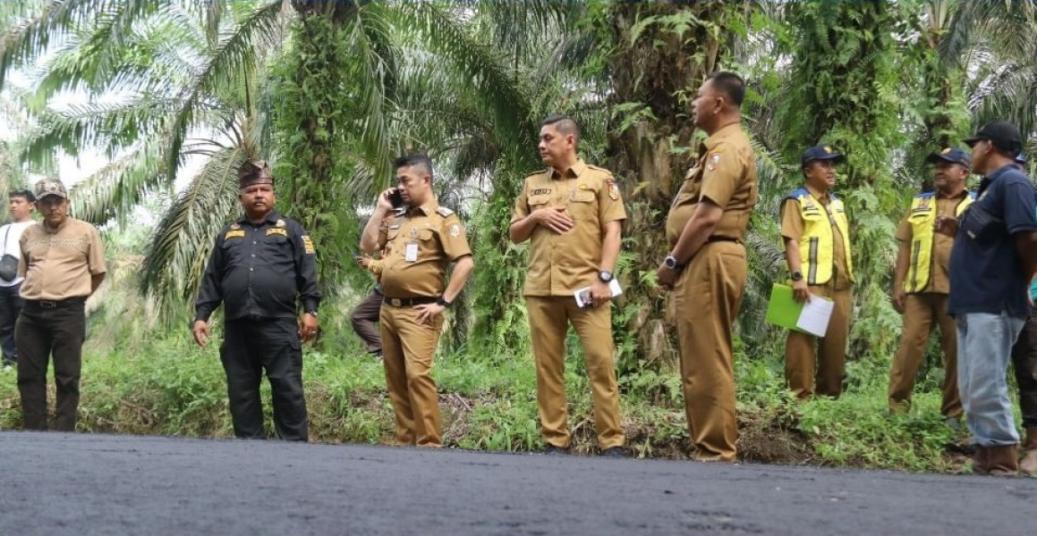 Pj Walikota Tinjau Pembangunan Jalan Baru di Rumbai Barat