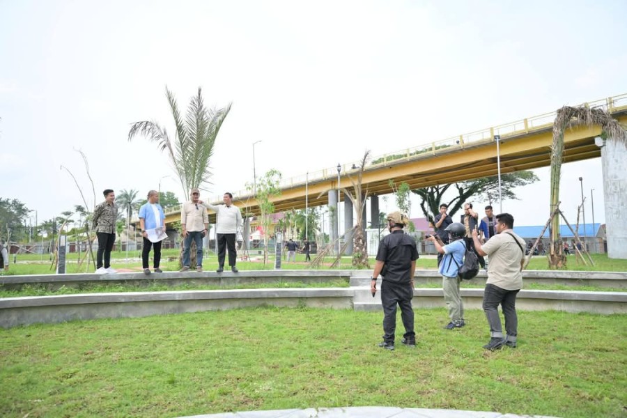 Segera Diresmikan, Kawasan Kumuh Bawah Jembatan Siak I Disulap Jadi Ruang Publik Modern