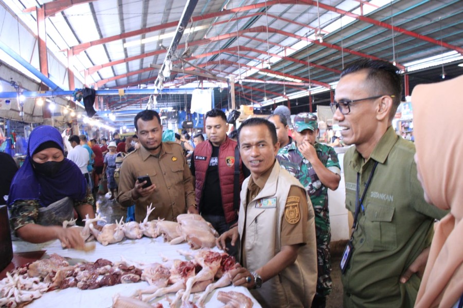 Pemko Pekanbaru Pantau Ketersediaan Pangan di Pasar Tradisional, Sejumlah Harga Komoditi Turun