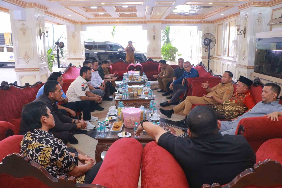 Wako Pekabaru Silaturahmi dan Halal Bihalal dengan Pimpinan DPRD