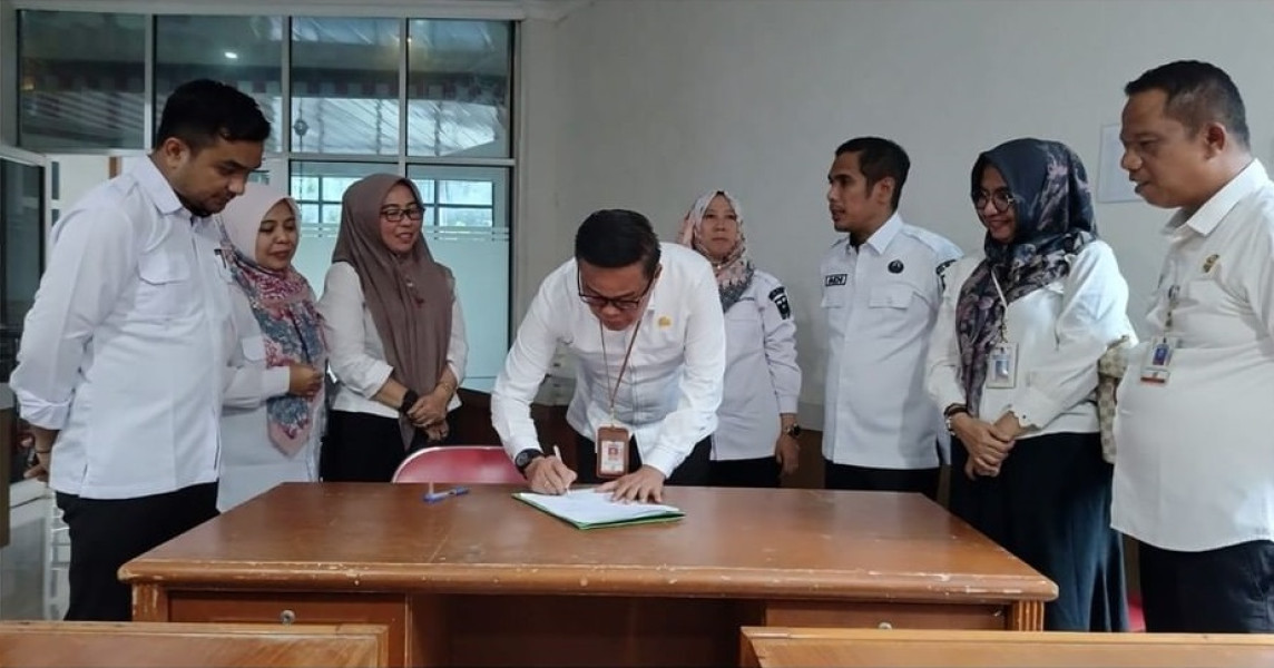 DKP Gelar Serah Terima Pengelolaan Kios Puan Berseri