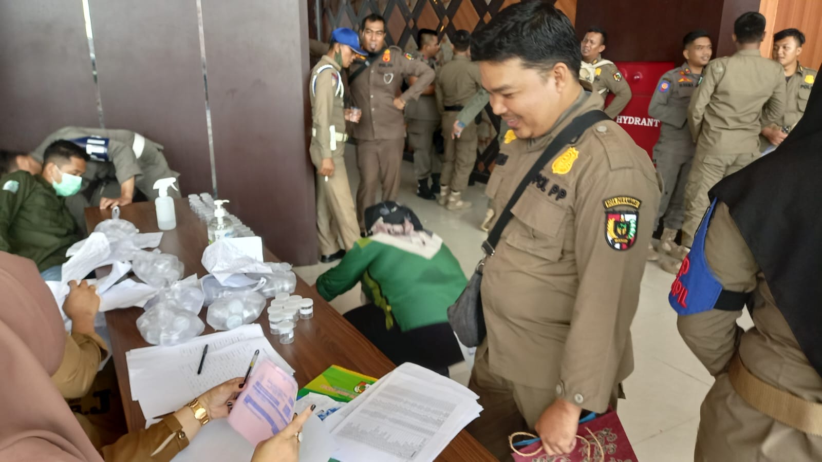 Ratusan Personil Satpol PP Pekanbaru Jalani Tes Urine, Kasat: Supaya Mereka Itu Bersih