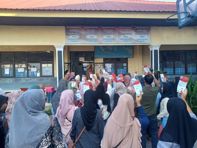 Siswa SMPN 37 Pekanbaru Buka 300 Rekening SimPel BRK Syariah
