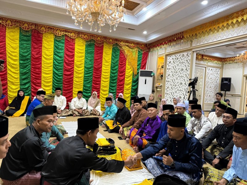 Wako Agung Terima Lamaran LAMR Pekanbaru untuk Penabalan Gelar Datuk Bandar Setia Amanah