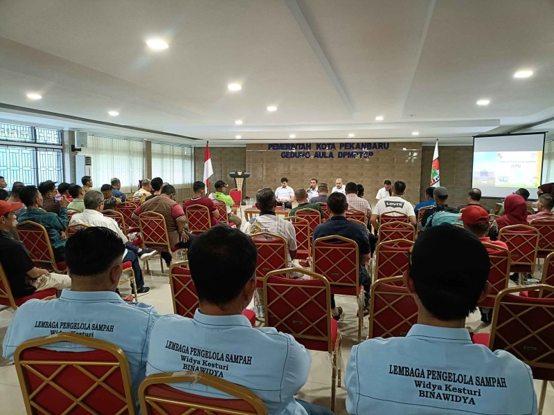DLHK Pekanbaru Kumpulkan LPS Kelurahan, Bahas Angkutan Hingga Pengelolaan