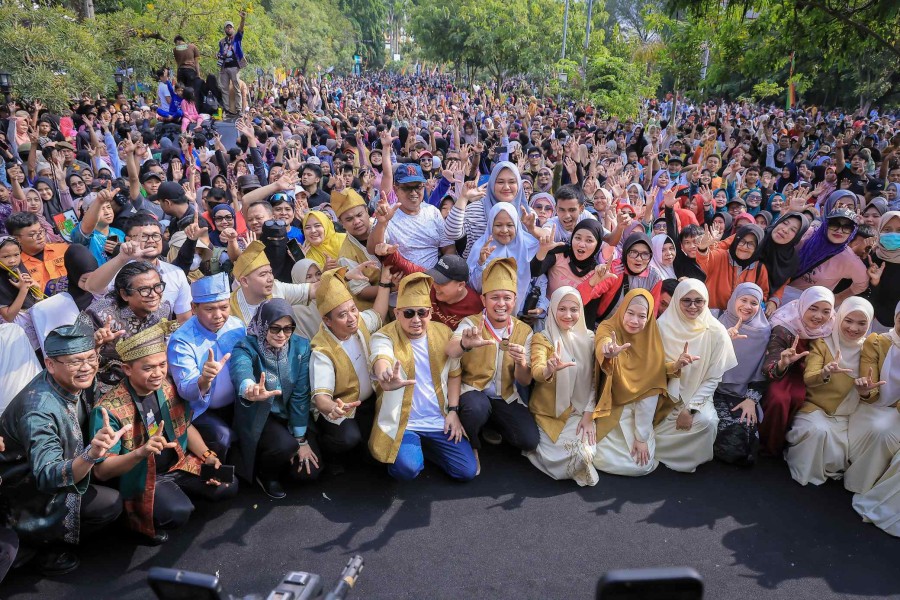MURI Nobatkan Sajian Ketan Talam Durian Pekanbaru Terpanjang di Dunia