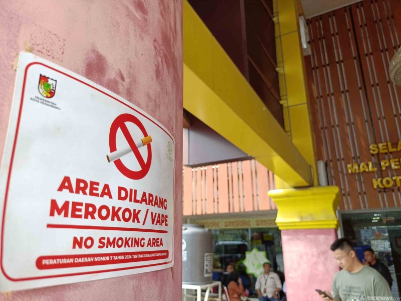 Wako Pekanbaru Ancam Potong TPP Pegawai yang Sembarangan Merokok di Perkantoran