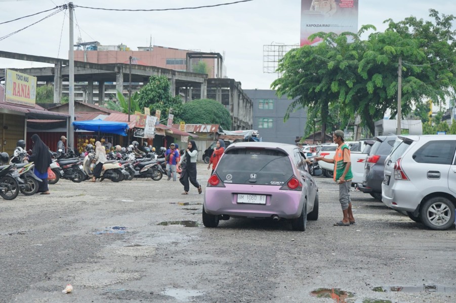 Pemko Pekanbaru Berencana Hapuskan Kutipan Parkir di Jalan-jalan Kecil