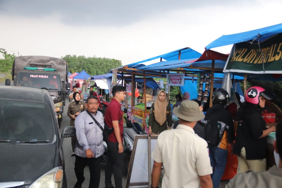 Dukung Penataan Kota, DPRD Pekanbaru Dorong Satpol PP Tertibkan PKL di Sepanjang Jalan Protokol