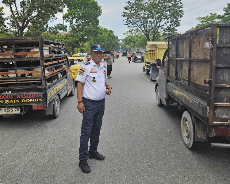Operasional Angkutan Barang di Pekanbaru Dibatasi
