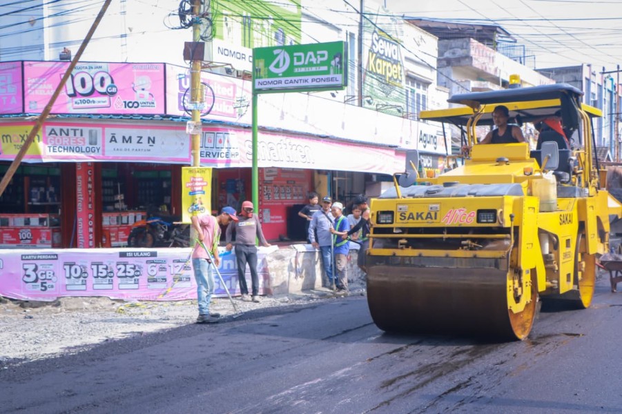 Jalanan di Pekanbaru Kembali Mulus, Pengaspalan Dikebut Jelang Akhir Tahun