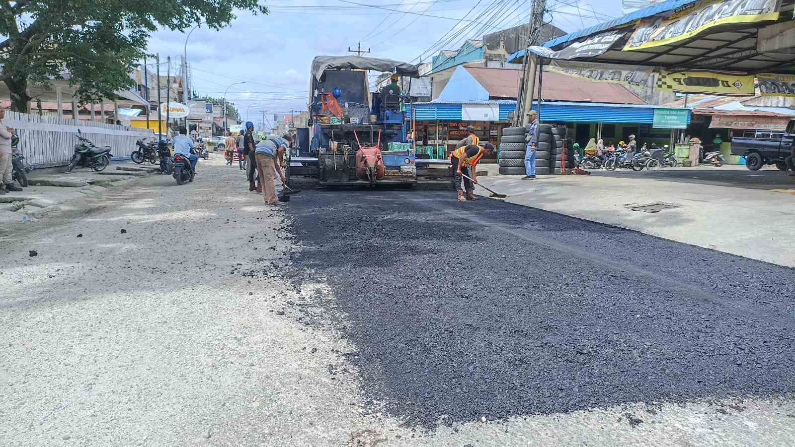 Pemko Pekanbaru Tahun ini Dibantu Pemprov Overlay 5 Ruas Jalan Rusak