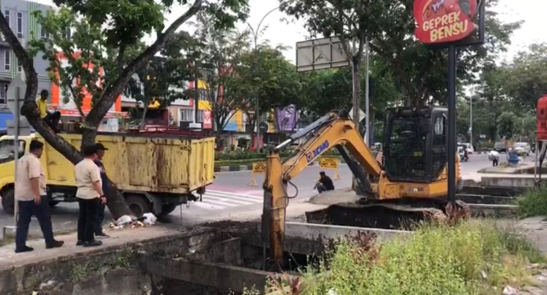 Penanganan Banjir di Pekanbaru Terus Dikebut